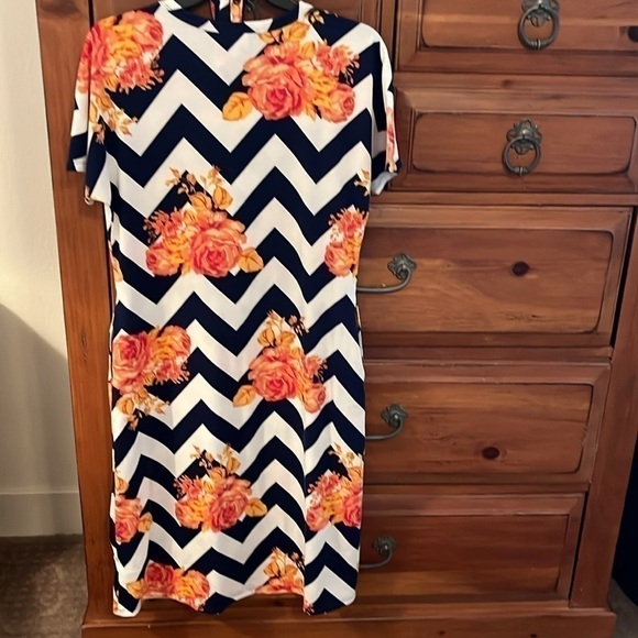 LuLaRoe Women’s Blue, White and Orange Floral Dress Size Small EUC - Picture 3 of 7